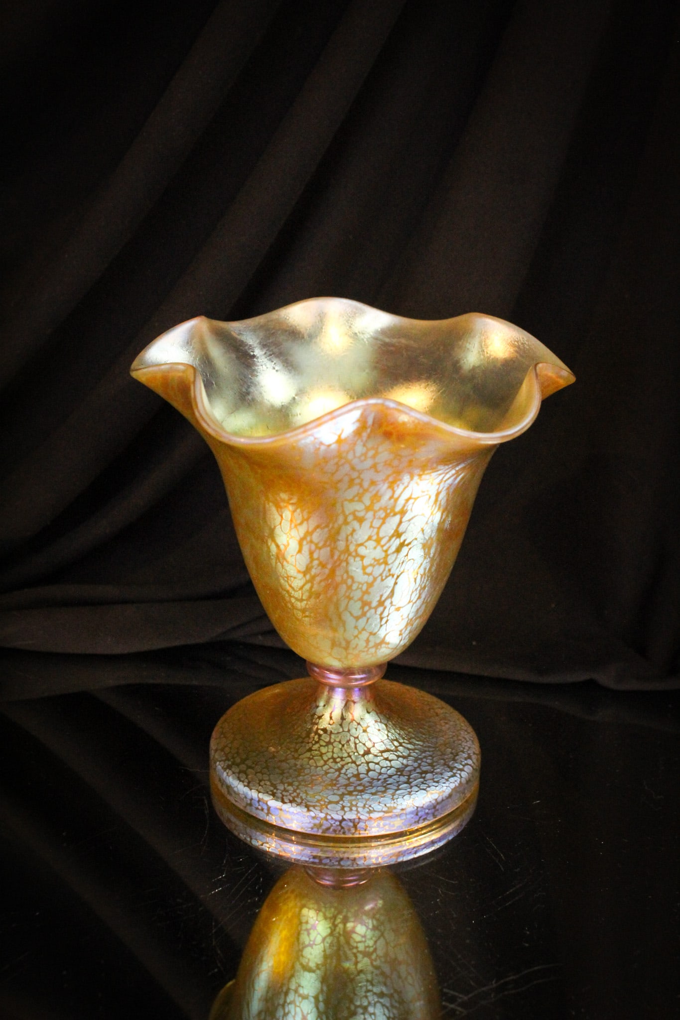 Loetz Gold Papillon Oil Spot Art Glass Vase (1 of 10)