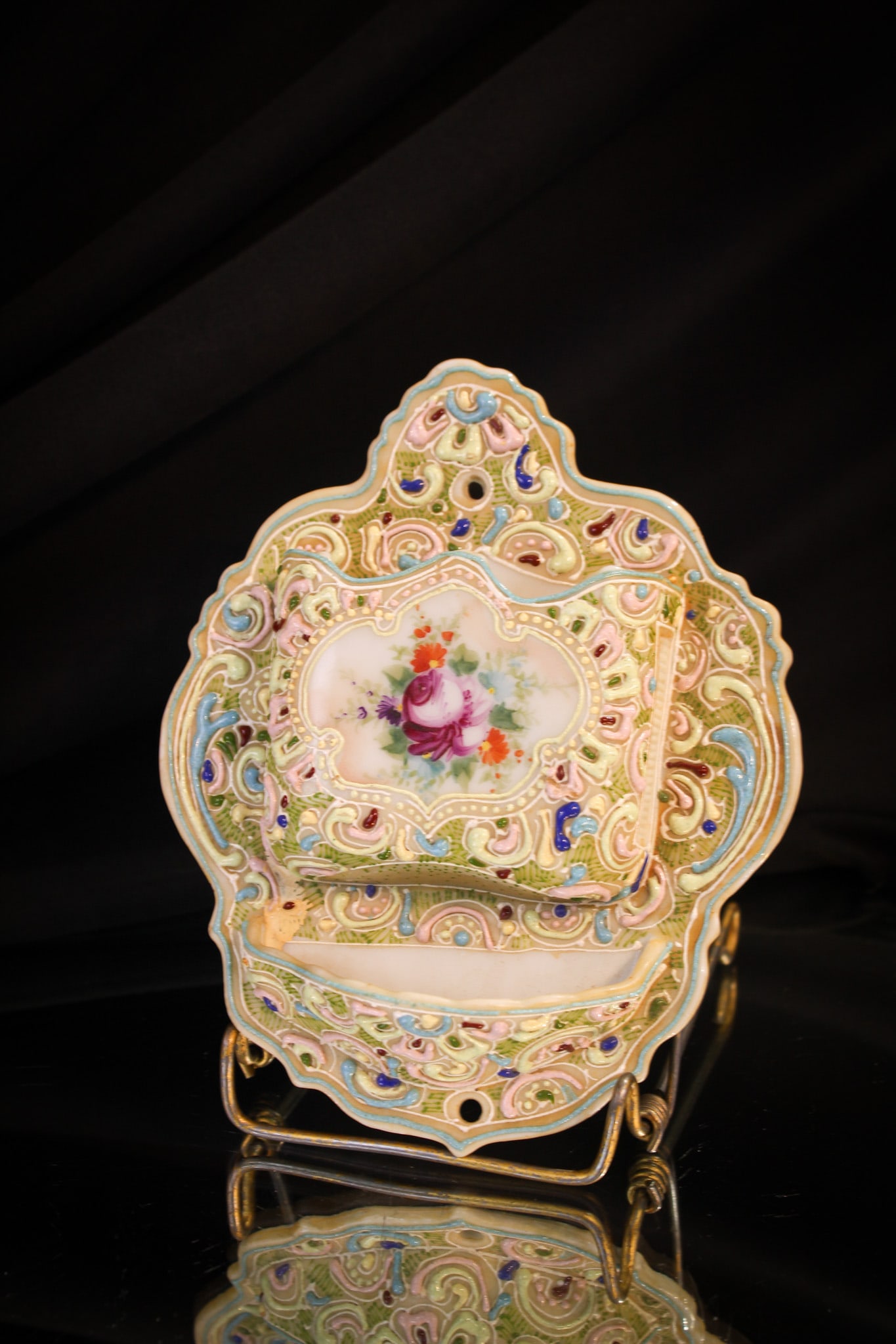 Nippon Moriage Porcelain Match Holder: Beautiful Nippon Moriage decoration is found on this lovely match holder. Nice example with lots of exquisite embellishments.