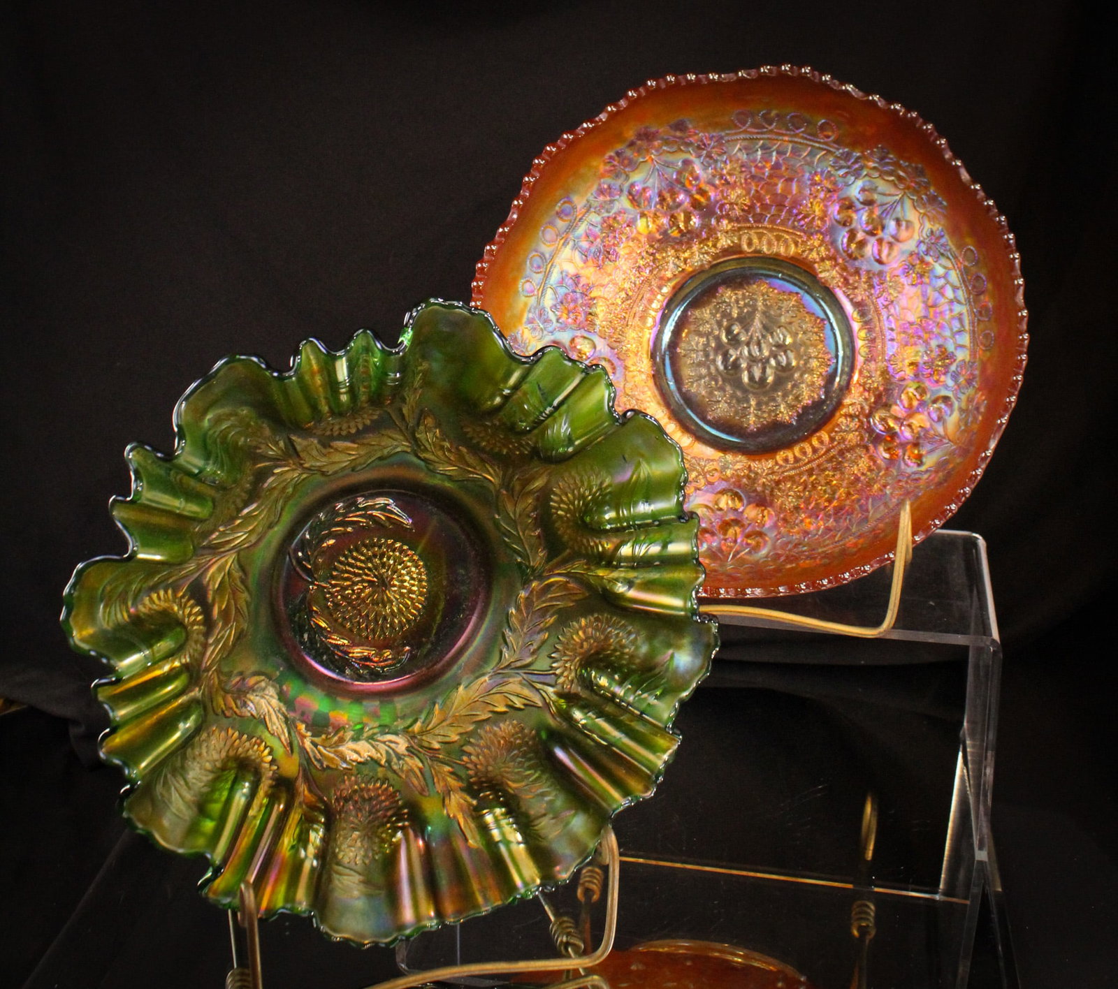 2 pc Lot Fenton Carnival Glass Cherry Chain & Ten Mums: Two great examples of Fenton carnival glass: The first a marigold Cherry Chain with vivid coloring, and the second a green Ten Mums bowl with 3 in 1 scarce edge edge treatment. Largest measures 3" by 