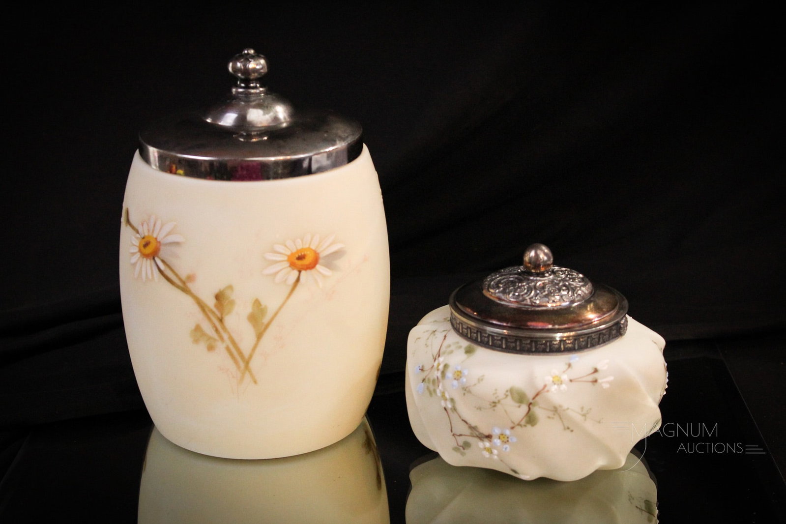 2 pc Lot Victorian Glass Wavecrest Smith Bros Biscuit Jar & More: Two great examples of Victorian glass articles paired together for your bidding pleasure. We have a Smith Bros. signed biscuit jar with daisy decoration along with an unsigned swirl mold Wavecrest swe