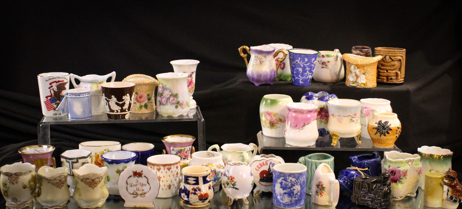 44 pc Mega Magnum Auctions Lot Collectible Porcelain Toothpick Holders: Collectible lot of a generous 44 count of porcelain themed toothpick holders. Something for everyone in this offering.