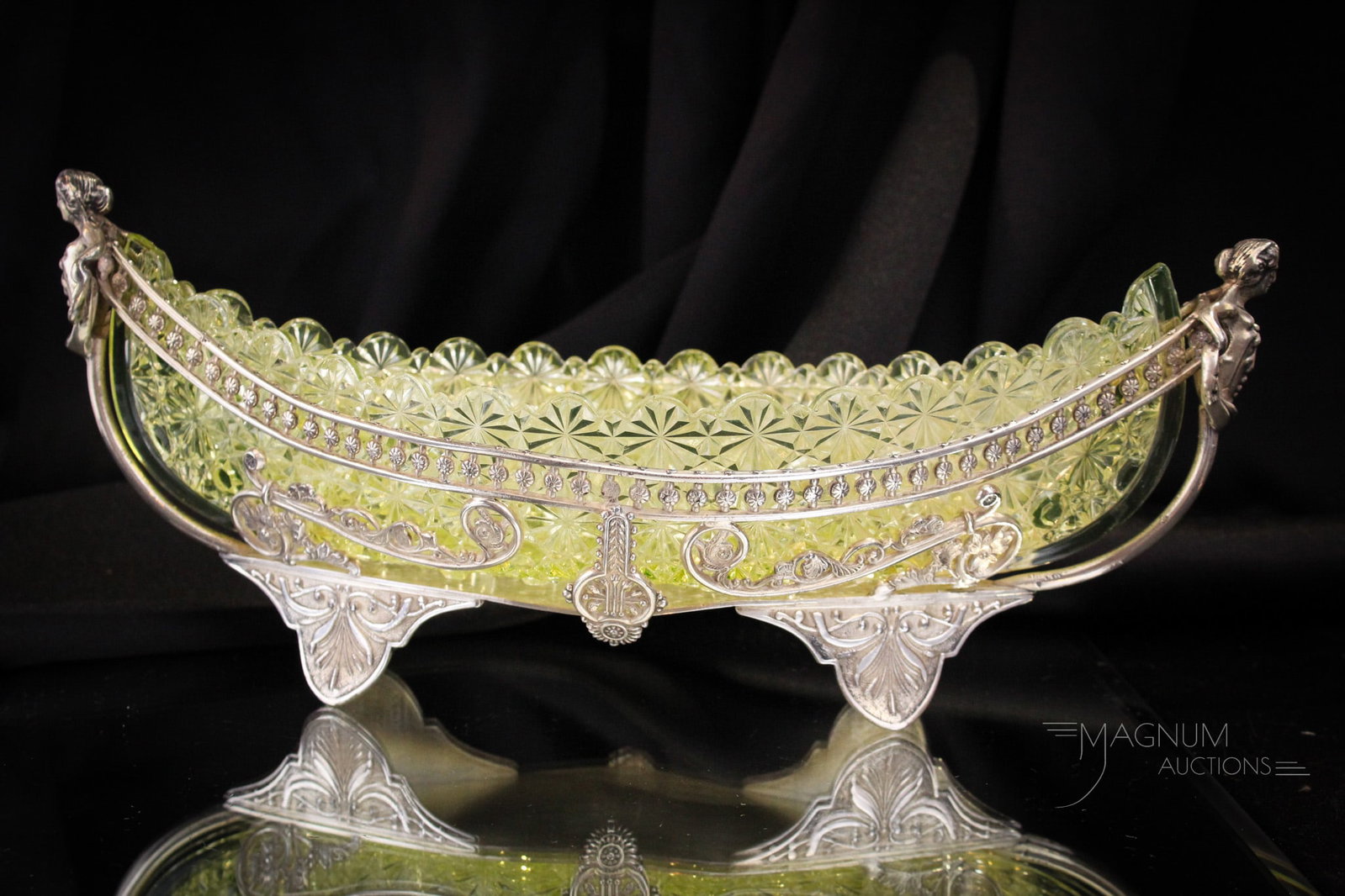 Rare Rockford Silverplate Victorian Vaseline Glass Daisy & Button Canoe Celery Castor: Ultra rare signed Rockford silverplate figural holder with Vaseline daisy and Button pattern canoe form celery dish. A wonderful castor that features ornate trim and figural lady busts on either end. 