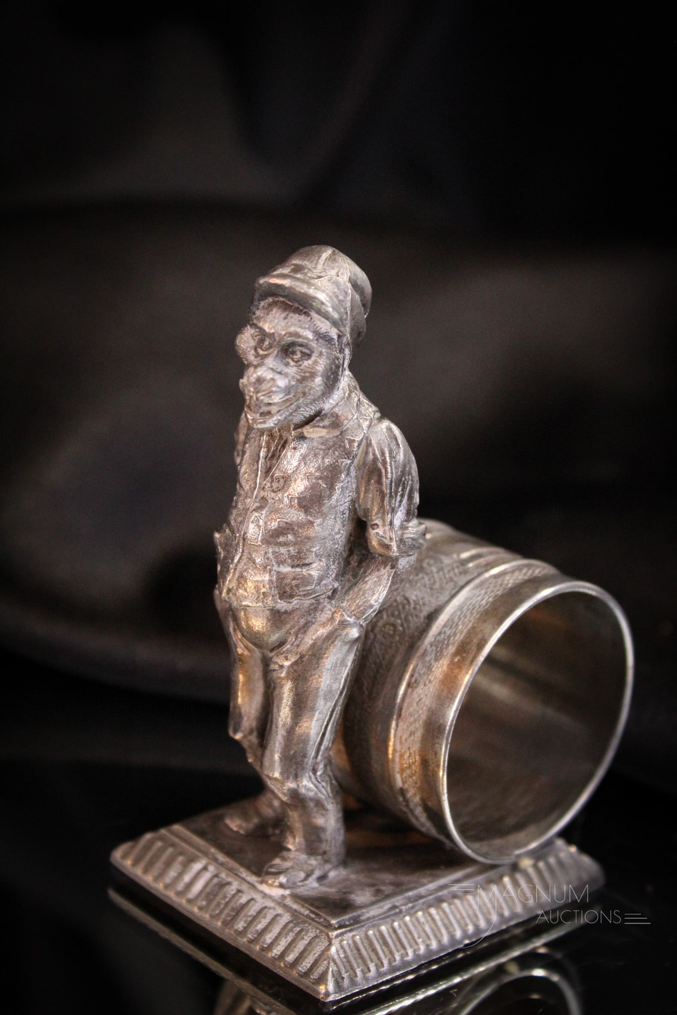 Southington Victorian Silverplate Figural Monkey Napkin Ring: How fun is this? Signed Southington silverplate Victorian figural Dandy Monkey figural napkin ring. Piece measures 3 3/4" tall.