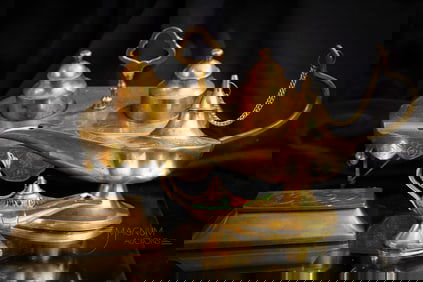 4 pc Lot Alladin Lamps and Inkwells