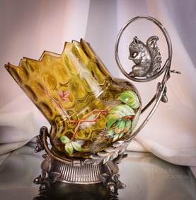 Fantastic Webster Victorian Squirrel & Cracked Glass Acorn Nut Brides Bowl