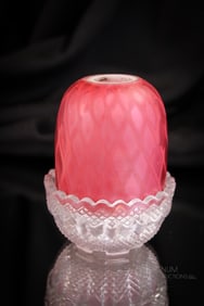 Pink Diamond Quilt Mother of Pearl Victorian Victorian Glass Fairy Lamp