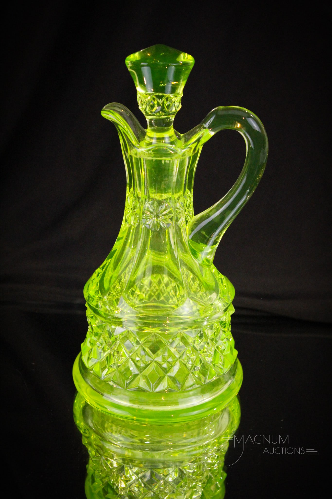 Vaseline Riverside Victorian Glass Petticoat Cruet (1 of 10)