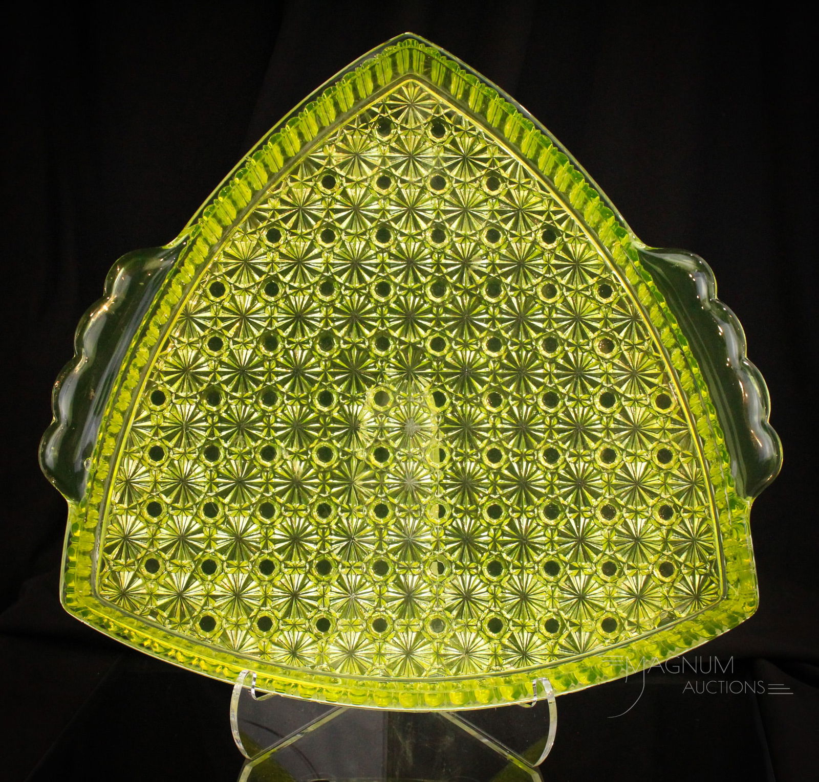 Large 13" Triangular Victorian Vaseline Tray (1 of 6)