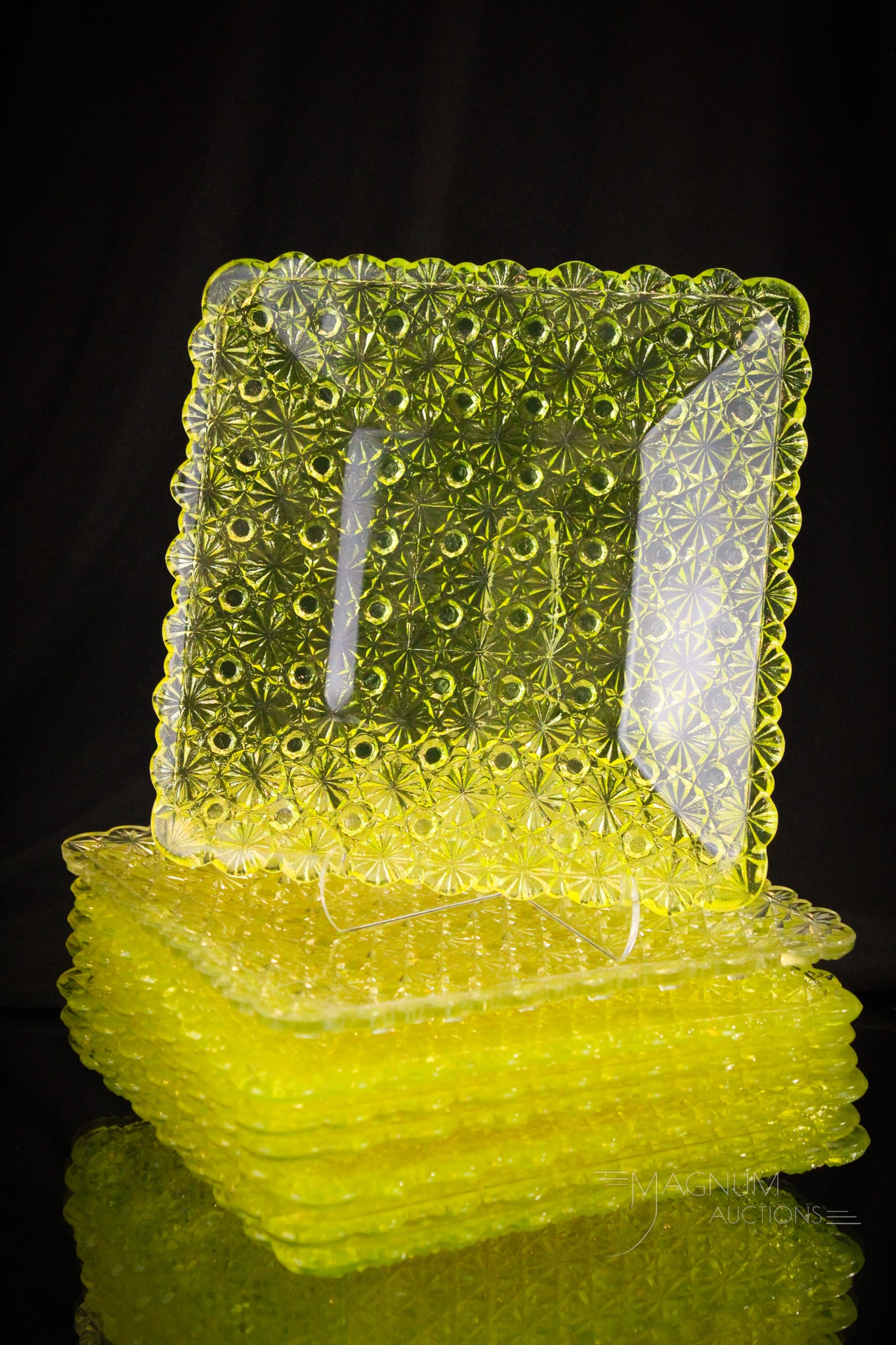 8 pc Lot Vaseline Daisy & Button Square Dessert Plates (1 of 8)