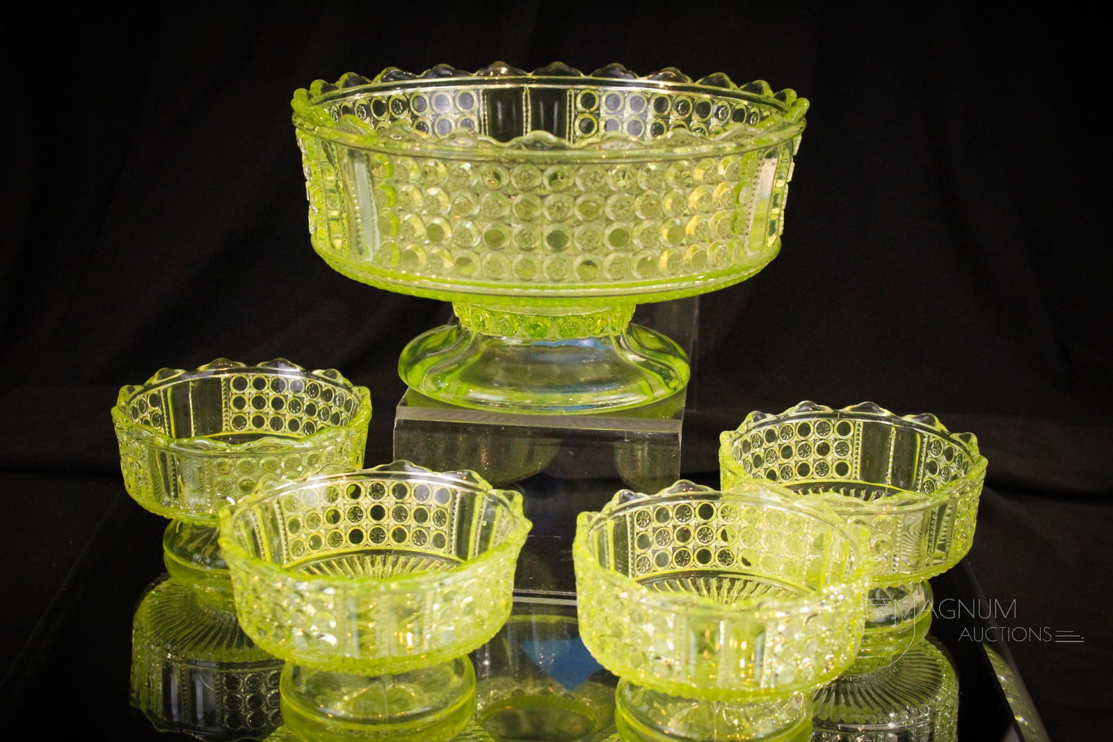 5 pc Lot Vaseline Victorian Glass Berry Set (1 of 10)