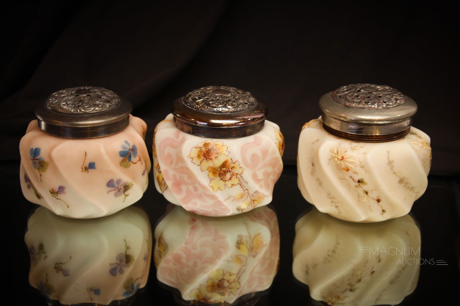 3 pc Lot Victorian Wavecrest Glass Sugar Shakers (1 of 7)