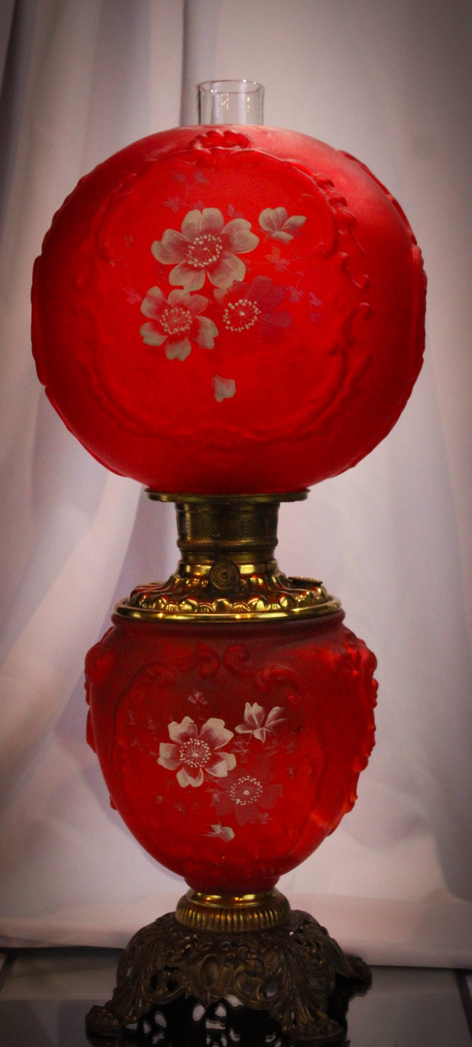 Victorian Red Satin Glass Coreopsis Gone with the Wind Parlor Oil Lamp (1 of 18)