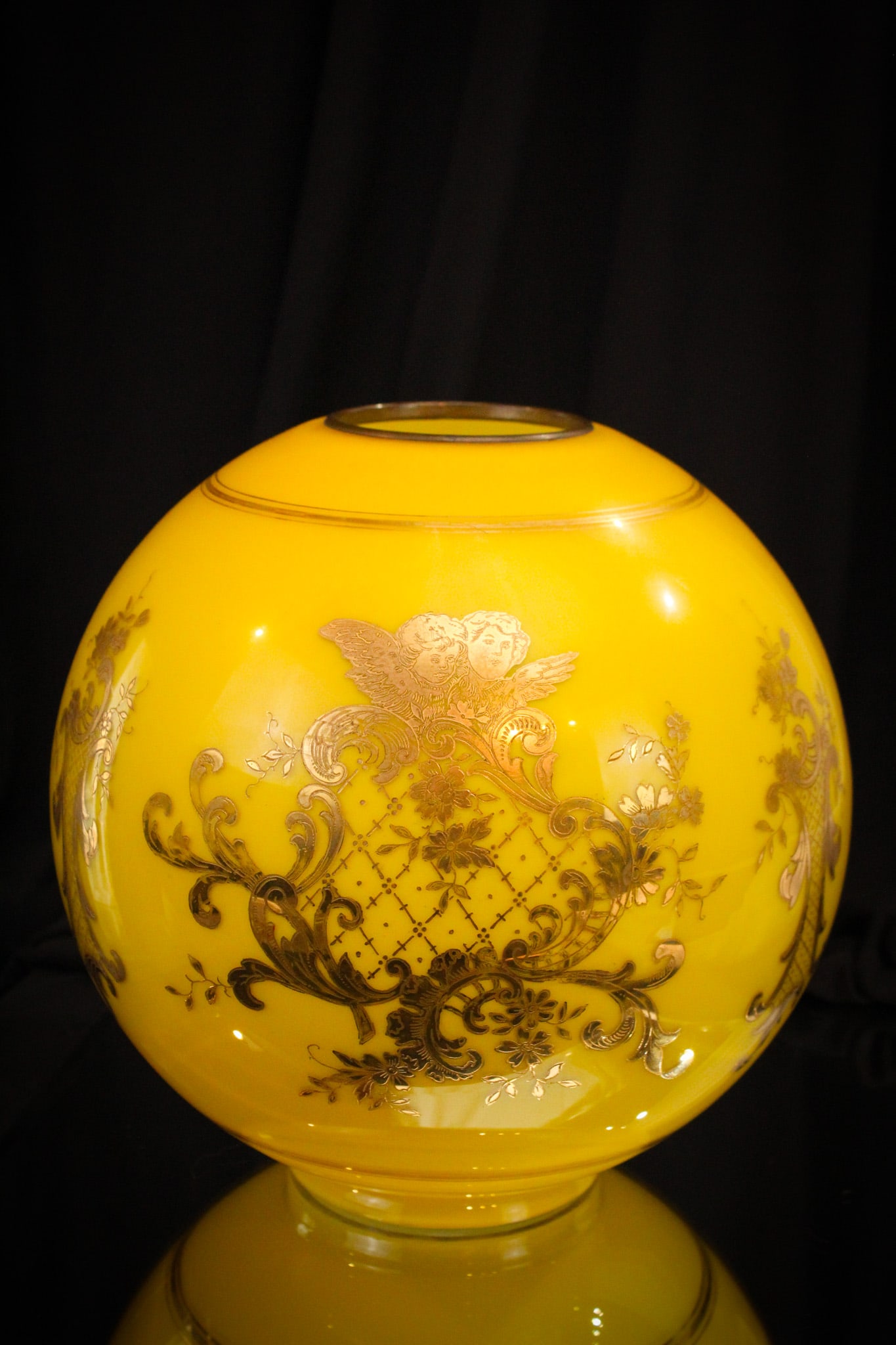 Victorian Gilt Cherubs Yellow Cased Glass Oil Lamp Shade (1 of 7)