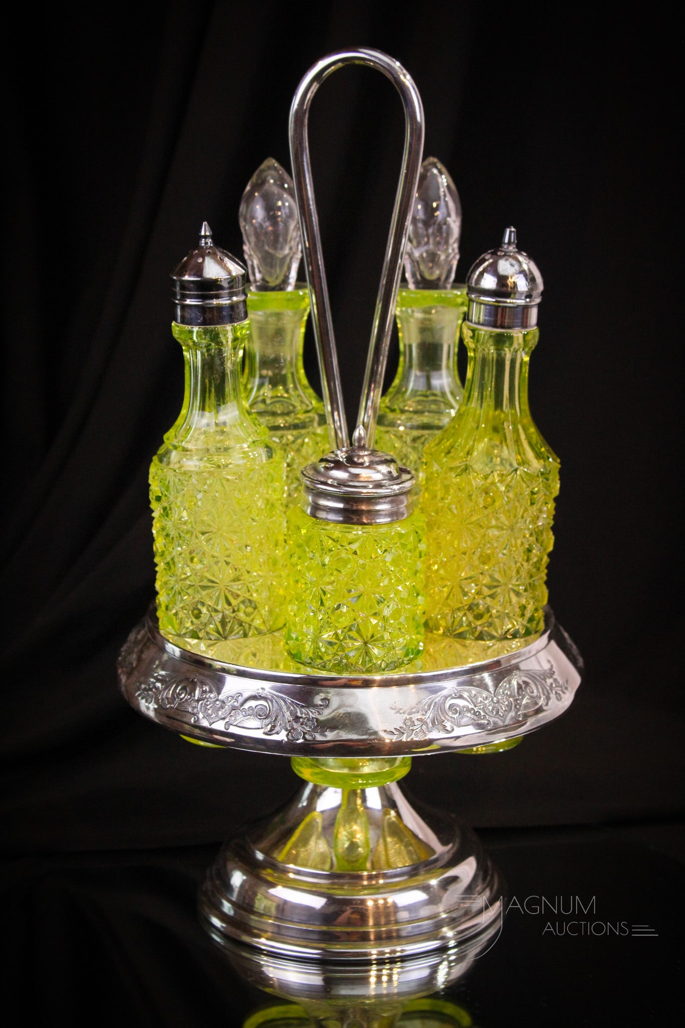 Simpson Hall Miller Victorian Silverplate Vaseline Daisy & Button Castor Set (1 of 13)