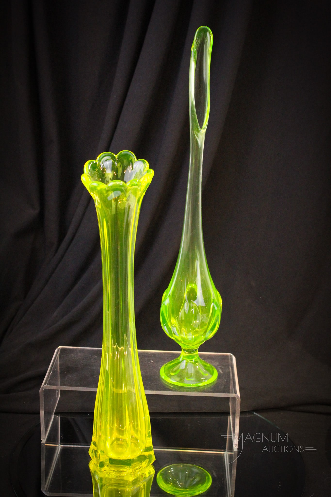 2 pc Lot Vaseline Glass Viking & More (1 of 9)