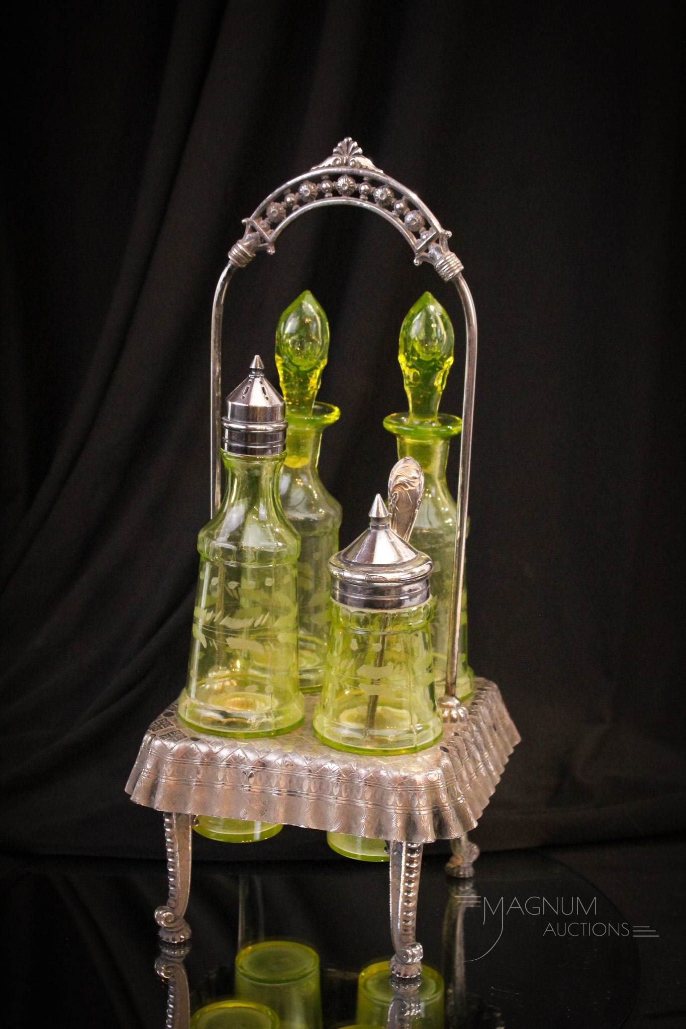 Tufts Victorian Silverplate Vaseline Condiment Cruet castor (1 of 14)