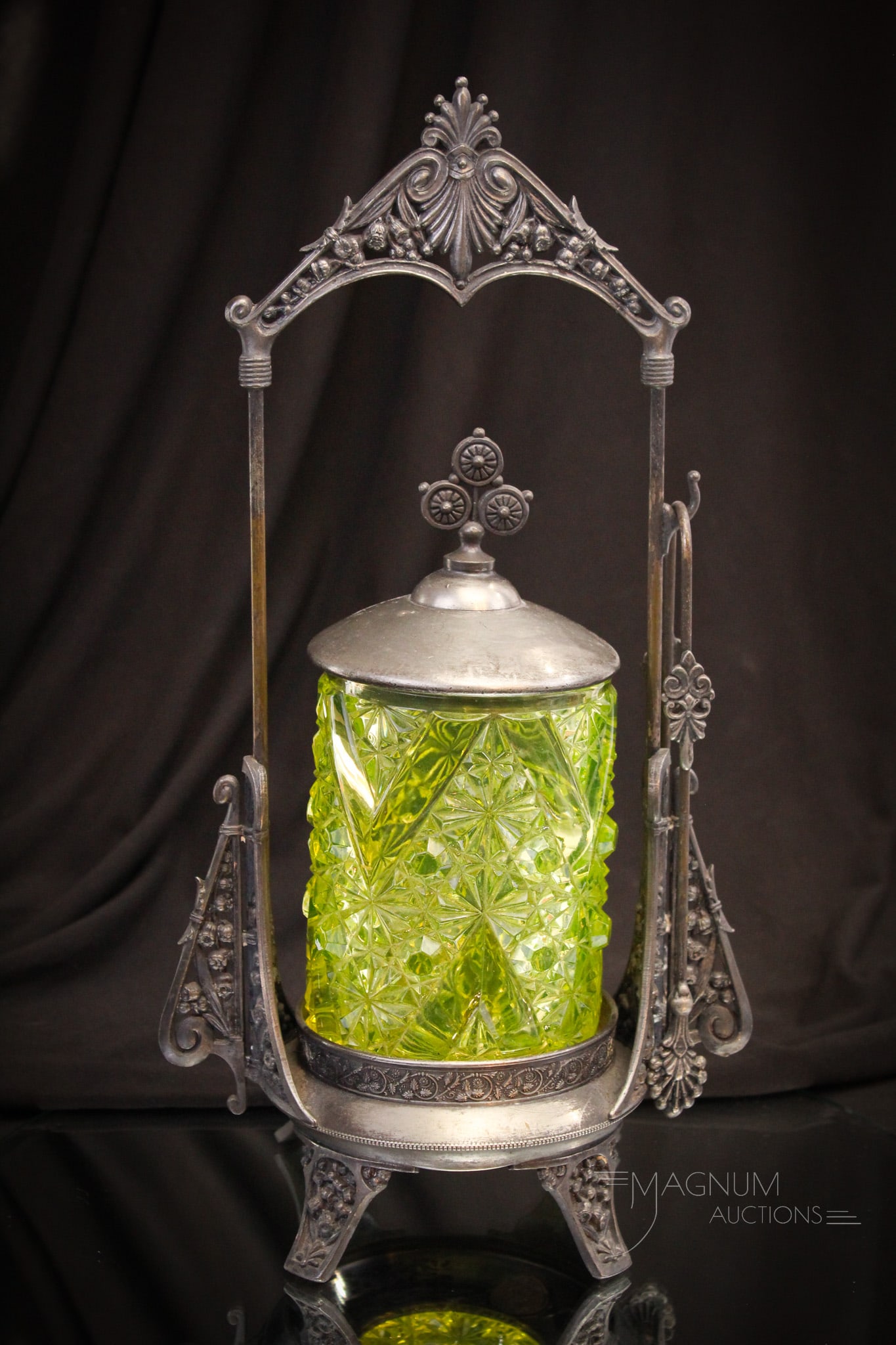 Rogers Victorian Silverplate Vaseline Daisy & Button w/ Crossbars Pickle castor (1 of 10)