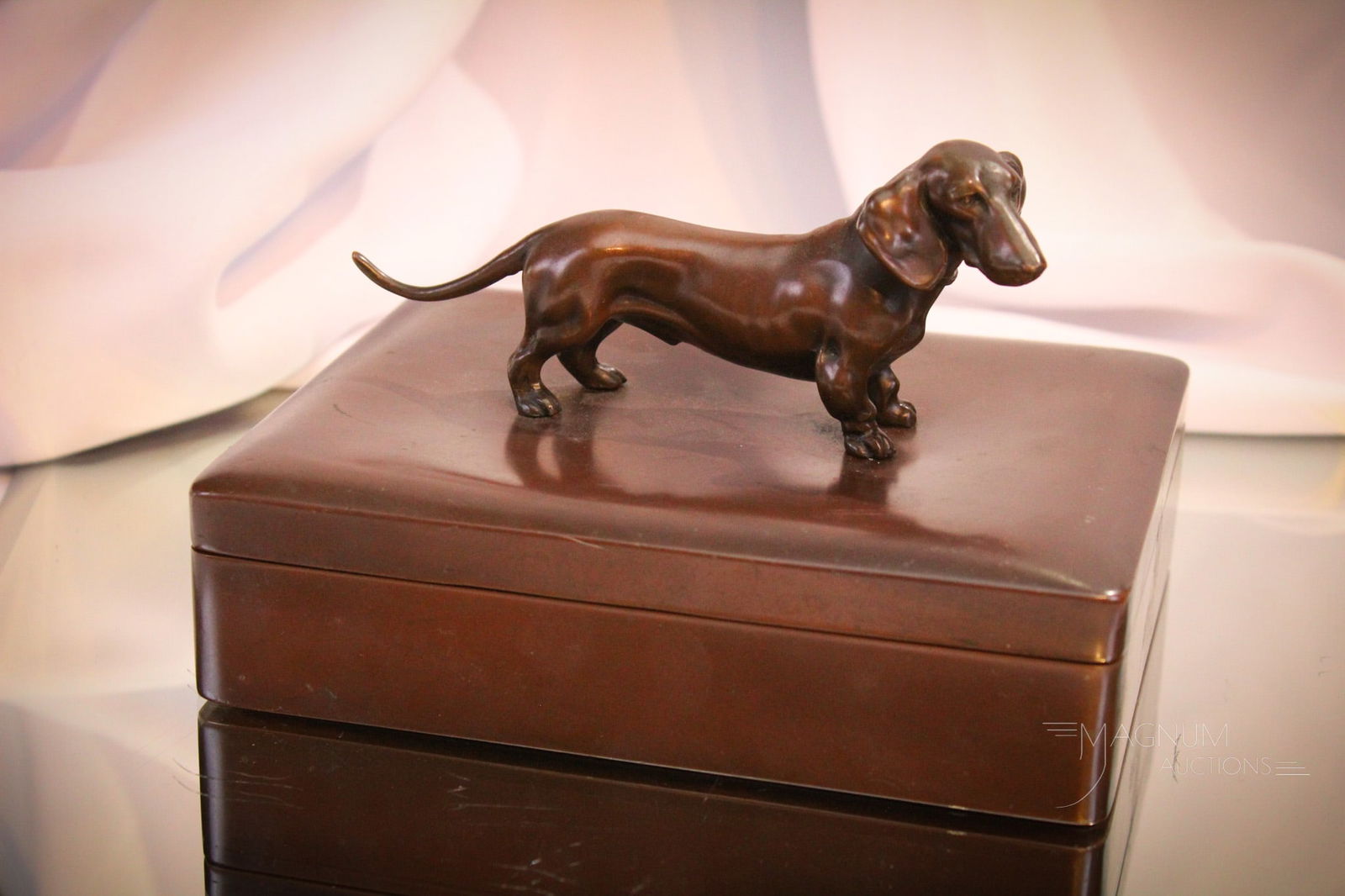 Jenning Brothers signed Bronze Arts & Crafts Dachsund Lidded Box (1 of 8)