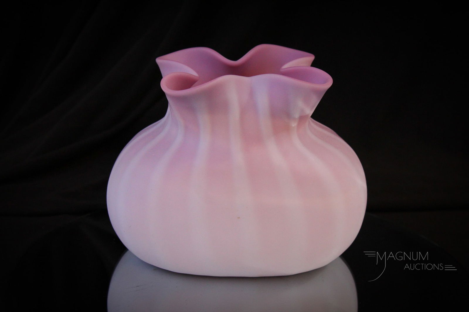 Rare Mt. Washington Peachblow Victorian Glass Ribbed Pouch Vase (1 of 6)