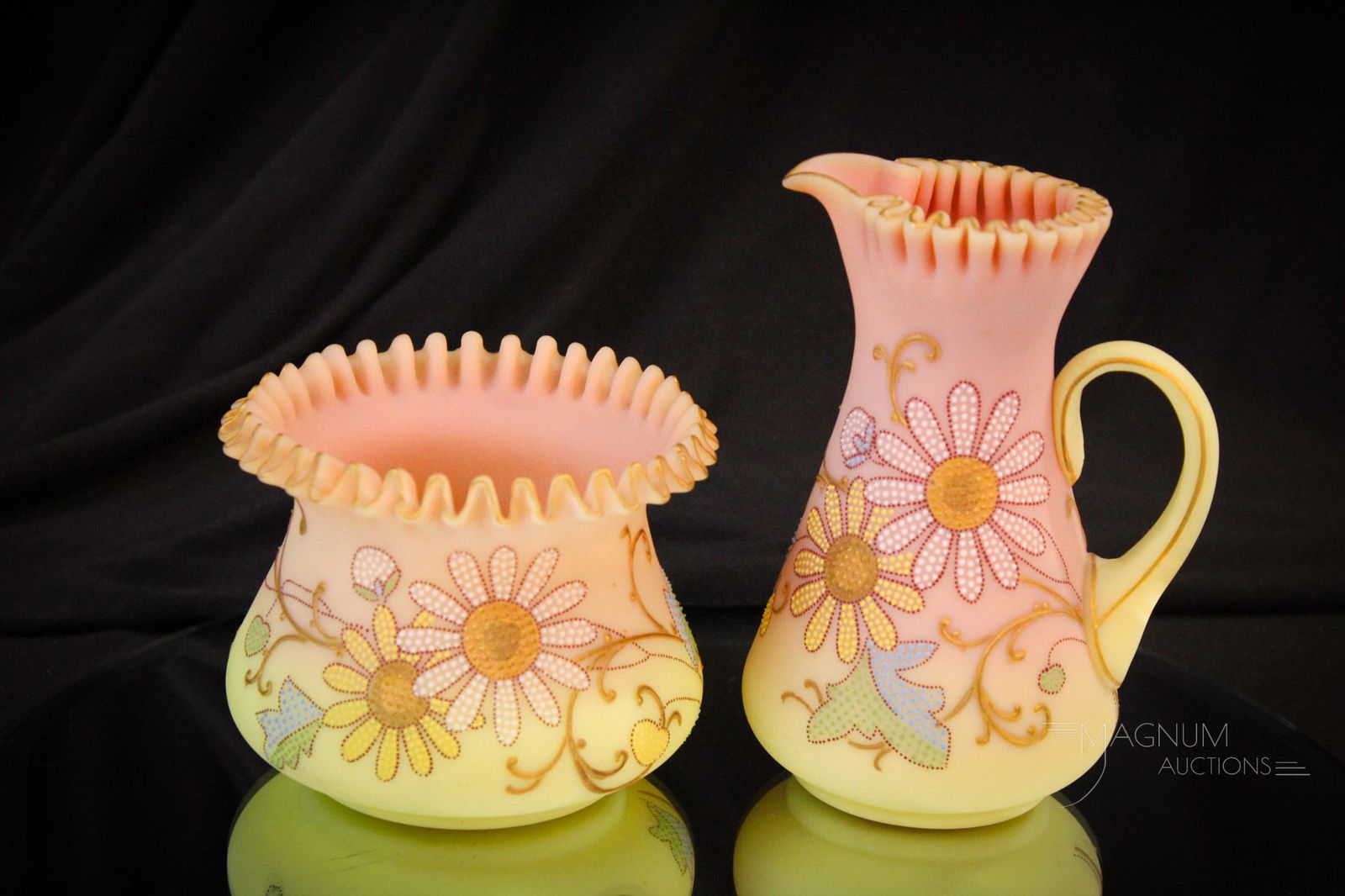 Very Rare Mt. Washington Burmese Glass Queens Décor Creamer & Sugar (1 of 15)
