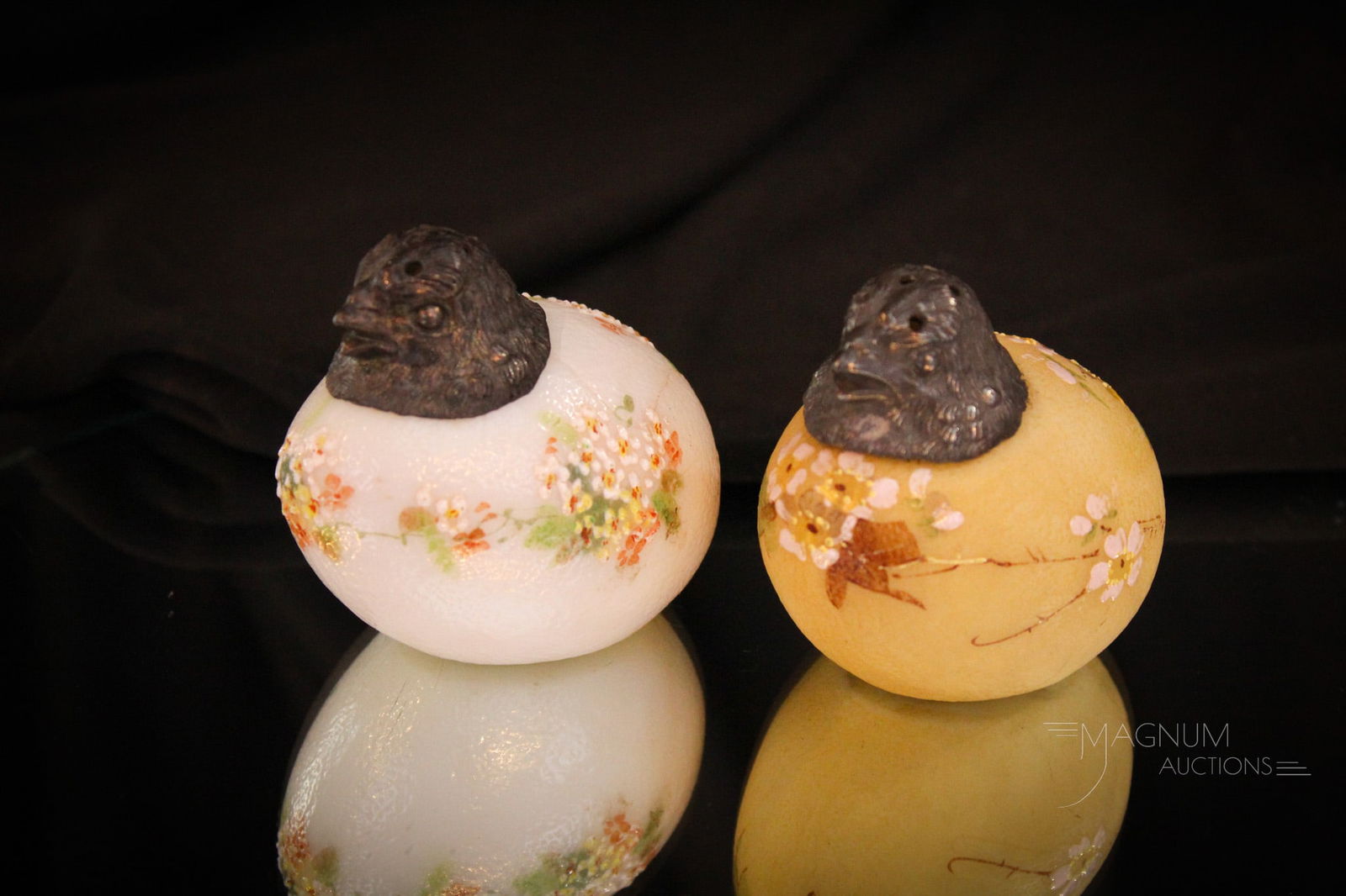 2 pc Lot Mt. Washington Glass Chick Salt Shakers (1 of 4)