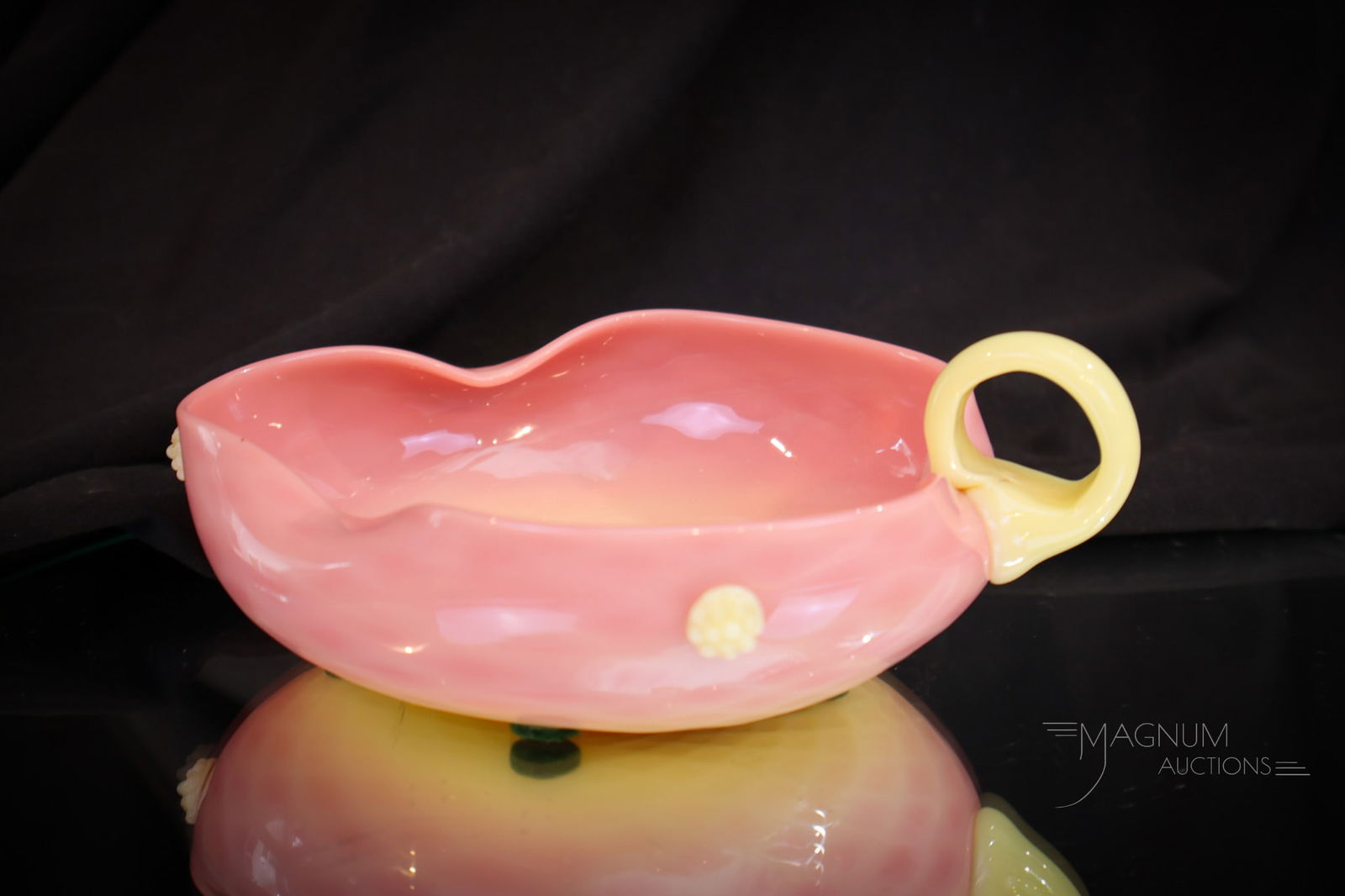 Mt. Washington Glossy Burmese Victorian Glass Heart-Shaped Nappy (1 of 9)