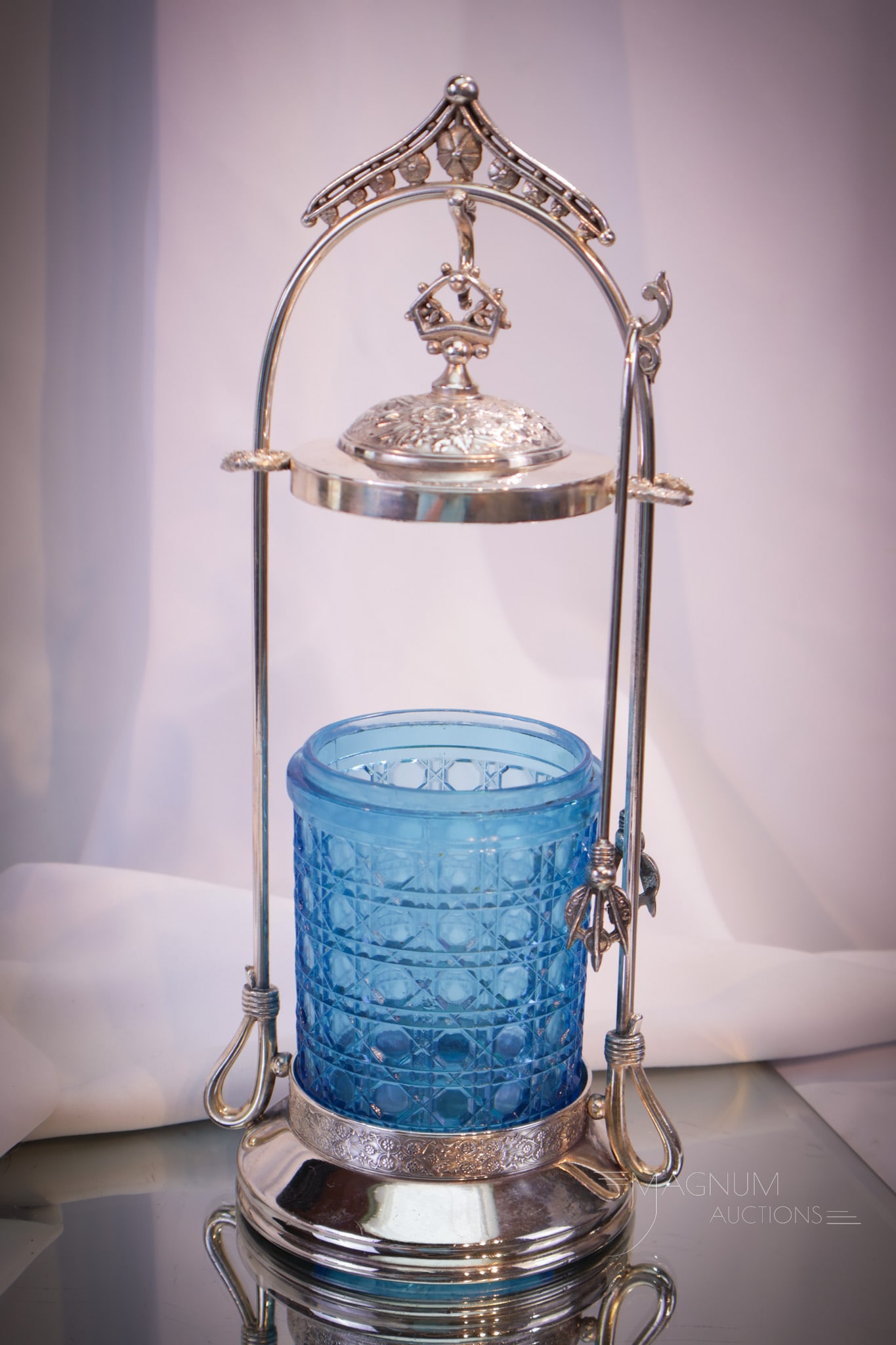 Meriden Silverplate Mechanical Pickle Castor Blue EAPG Waffle Insert (1 of 10)