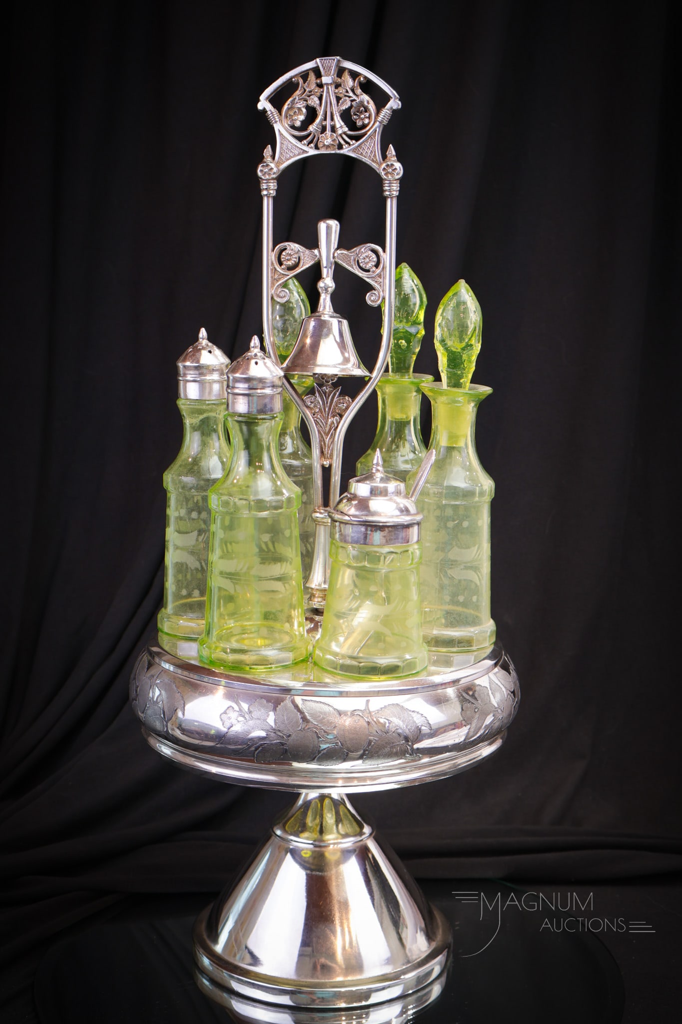 Victorian 6 Bottle Vaseline Rogers Silverplate Call Bell  Condiment Cruet 18" Castor (1 of 16)