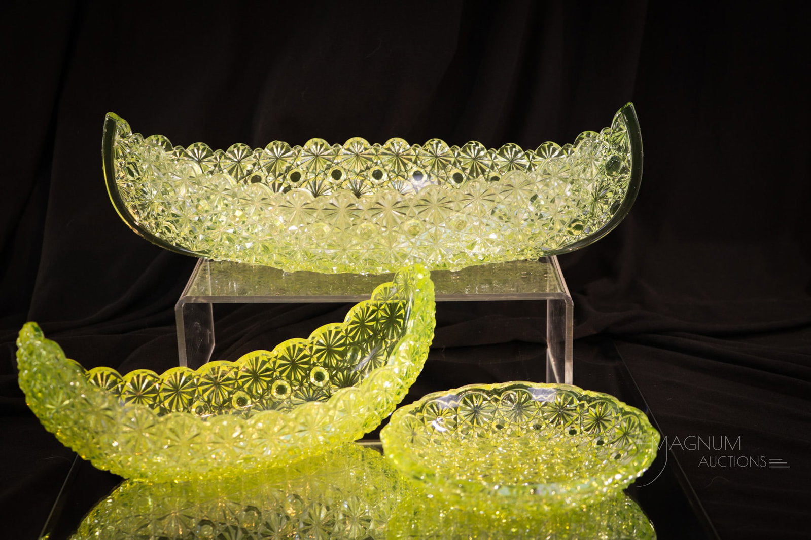 3 pc Lot Victorian Vaseline Daisy & Button Glass Boats & More: Three highly desired pieces of Victorian vaseline Daisy and Button pattern glass in this offering. A canoe, a long canoe or boat, and completed by a large berry bowl. Largest measures 3 1/2" by 12".