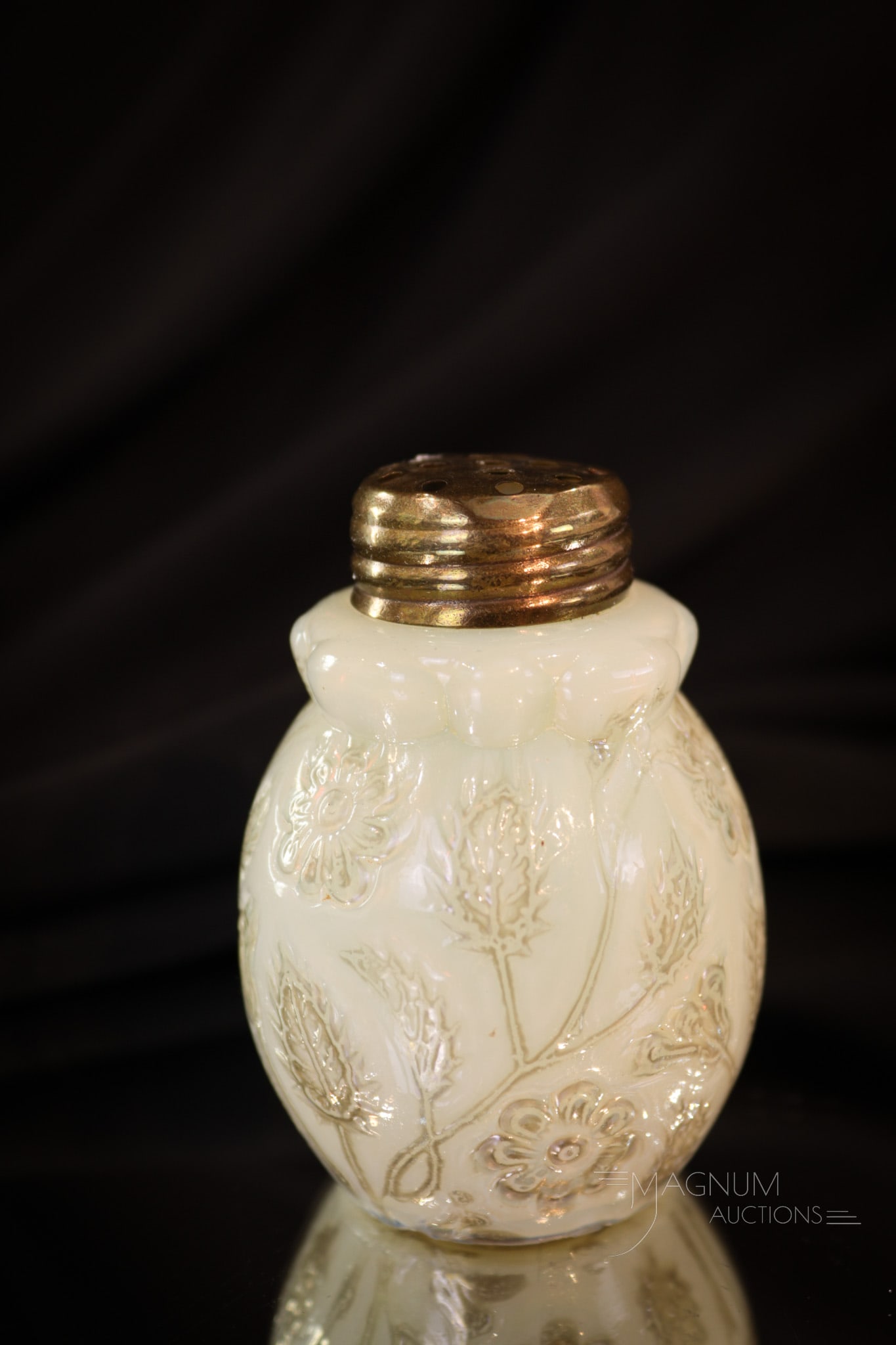 Findlay Onyx Victorian Glass Salt Shaker: Select offering of a scarce Findlay Onyx pattern Victorian salt shaker. This one with nice coloring. So seldom found as you all know! Shaker measures 2 3/4" tall.