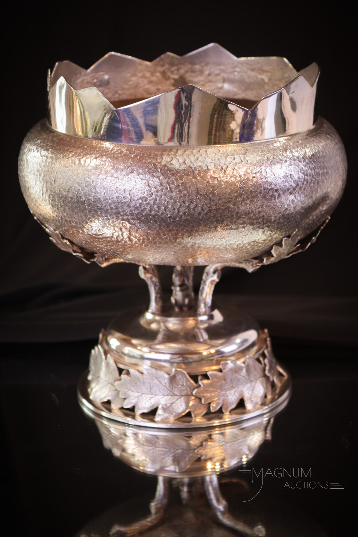 Glorfindel Silverplate Victorian Acorn & Squirrel Figural Nut Bowl (1 of 7)