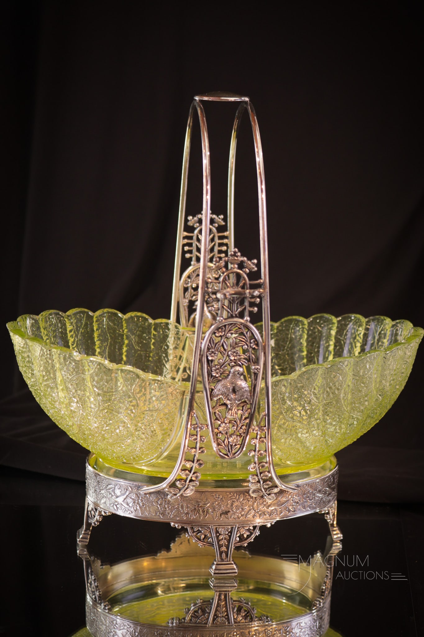 Meriden Silverplate Vaseline Duncan Glass Brides Basket Bowl Centerpiece (1 of 10)