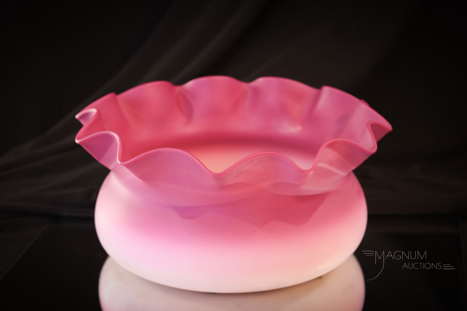New England Victorian Peachblow Master Berry Bowl (1 of 5)