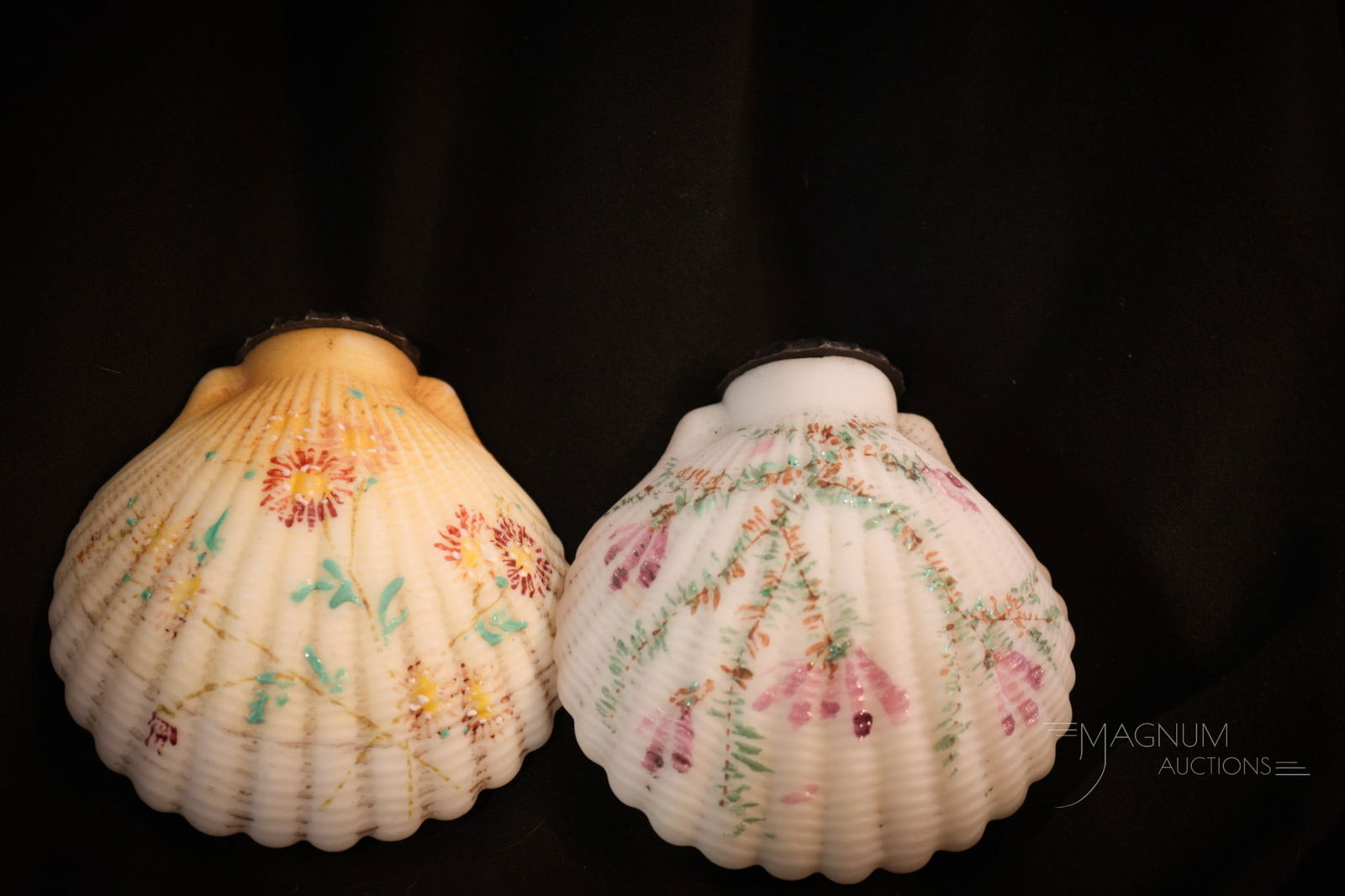 2 pc Lot Mt. Washington Cockleshell Victorian Salt Shakers (1 of 6)