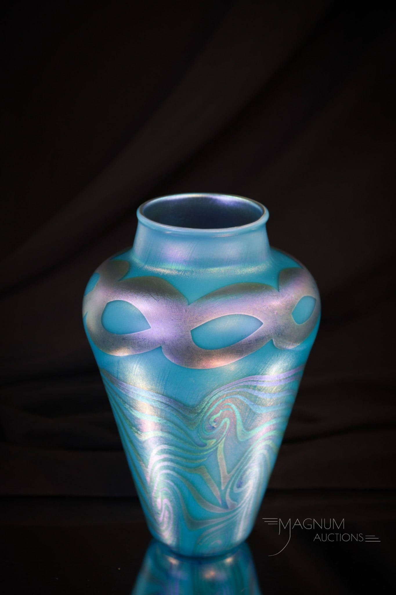 Lundberg Studios 1975 Iridescent "King Tut" Art Glass Vase (1 of 7)