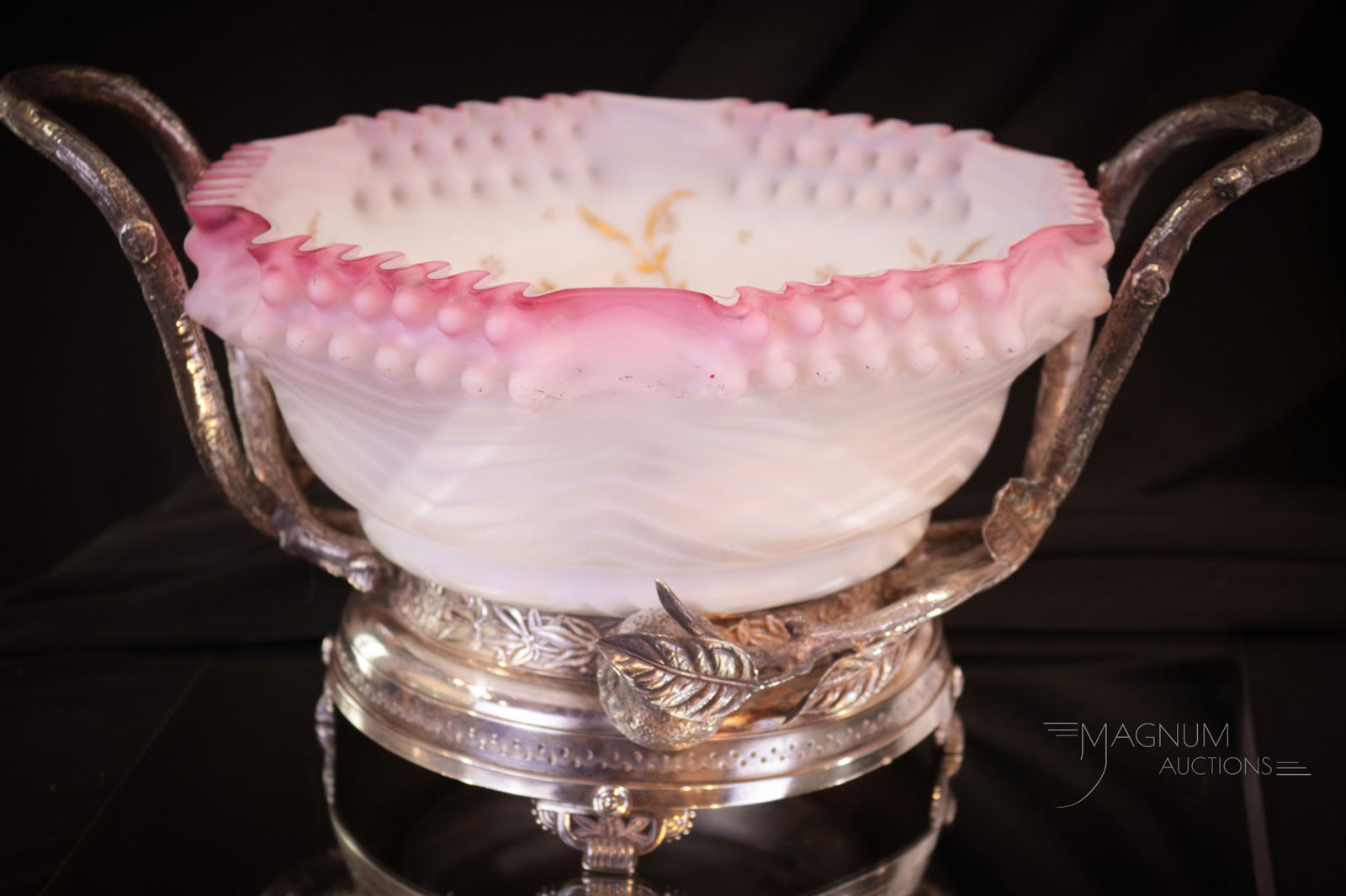 Meriden Silverplate Victorian Mother of Pearl Brides Basket Bowl Centerpiece (1 of 10)