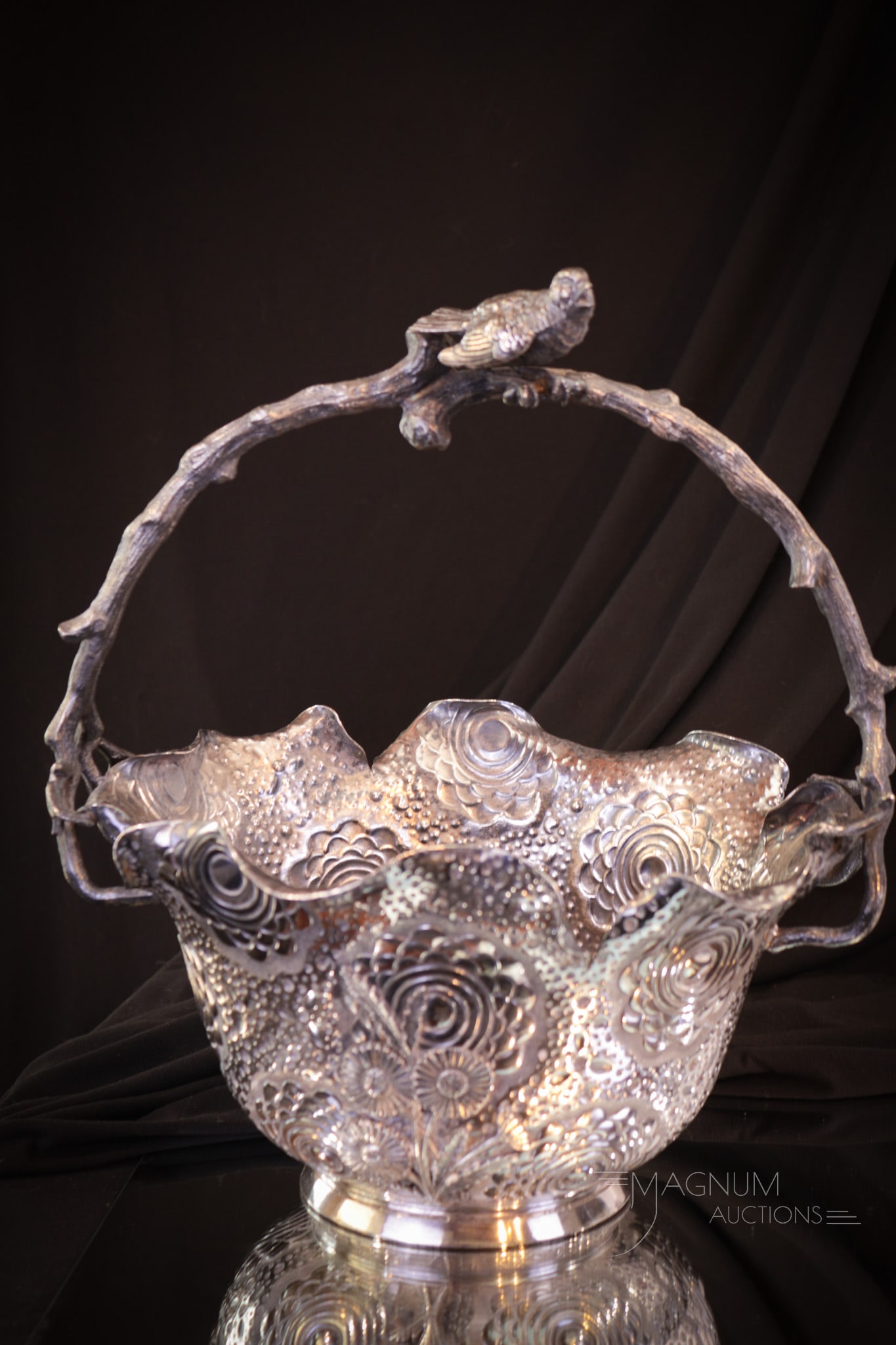 Large Meriden Victorian Silverplate Figural Basket (1 of 9)