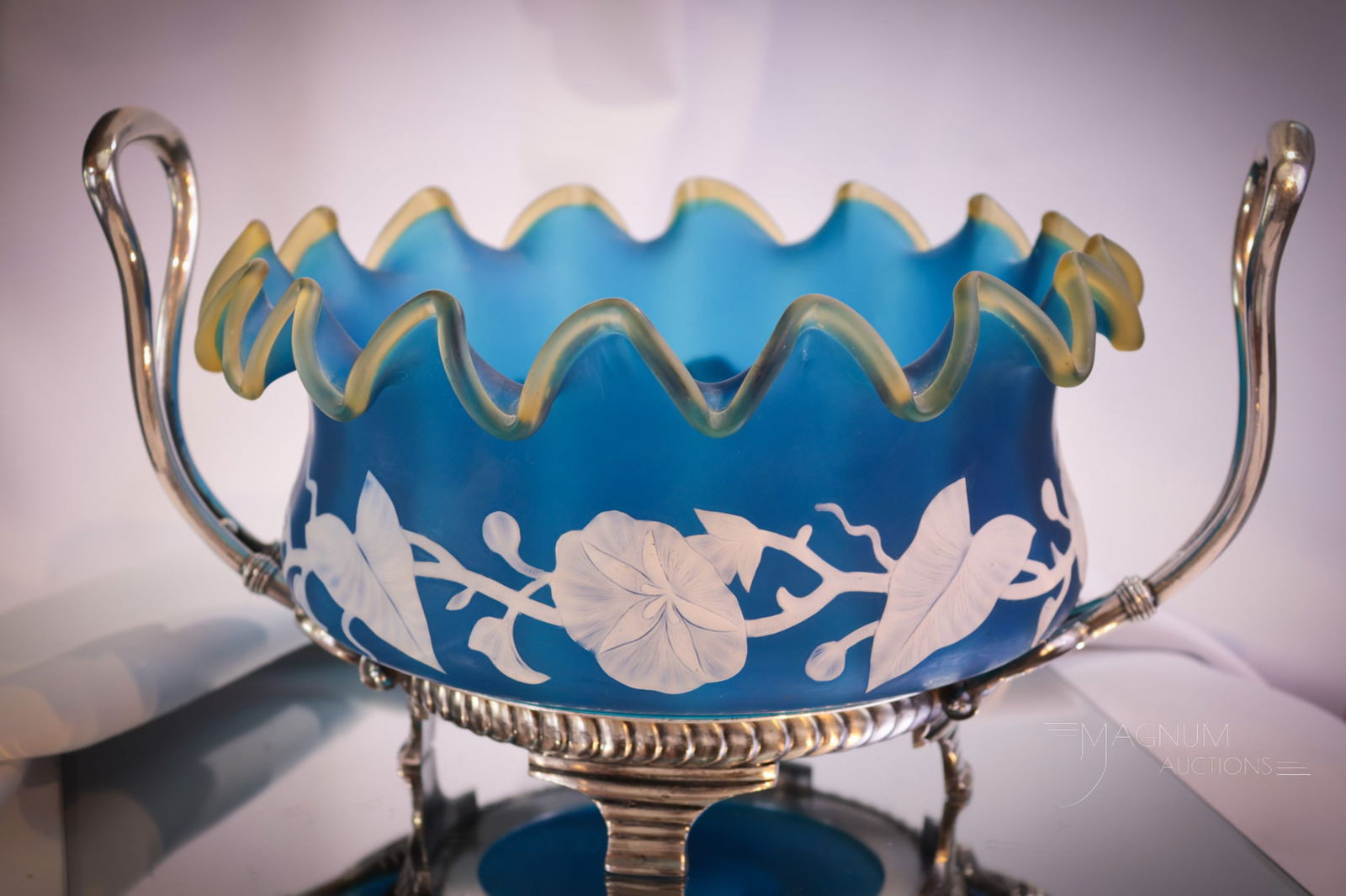 Victorian English Cameo Glass Meriden Silverplate Brides Bowl Centerpiece (1 of 10)