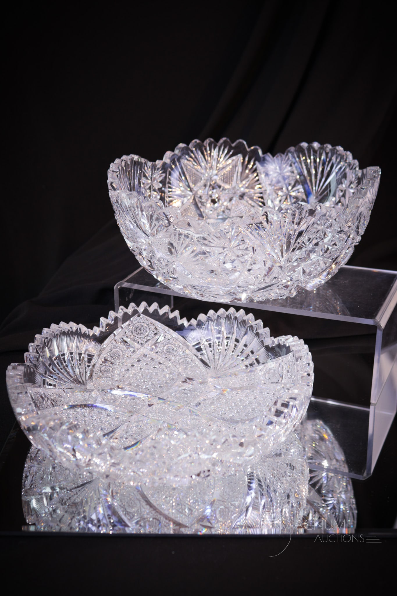 2 pc Lot Brilliant Cut Glass Bowls Gundy Clapperton: Two nice offerings in this lot of brilliant period cut glass bowls. The first is signed, "Gundy Clapperton" in a "Locking Loops pattern. The second bowl is unsigned and in a Hobstar & Fan cutting. Tal