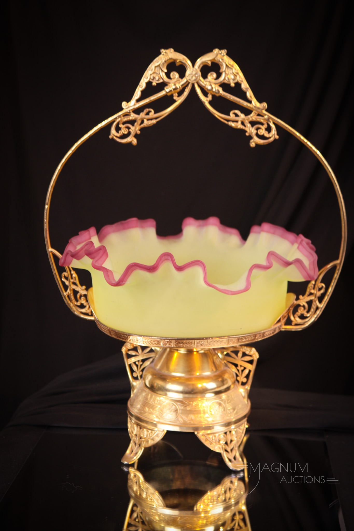 Fantastic Hobb's Richelieu Vaseline Satin Cranberry Glass Gold Brides Basket (1 of 11)