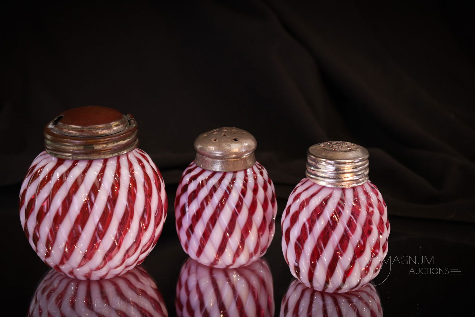 3 pc Lot Cranberry Opalescent Reverse Swirl Shakers & Mustard (1 of 9)