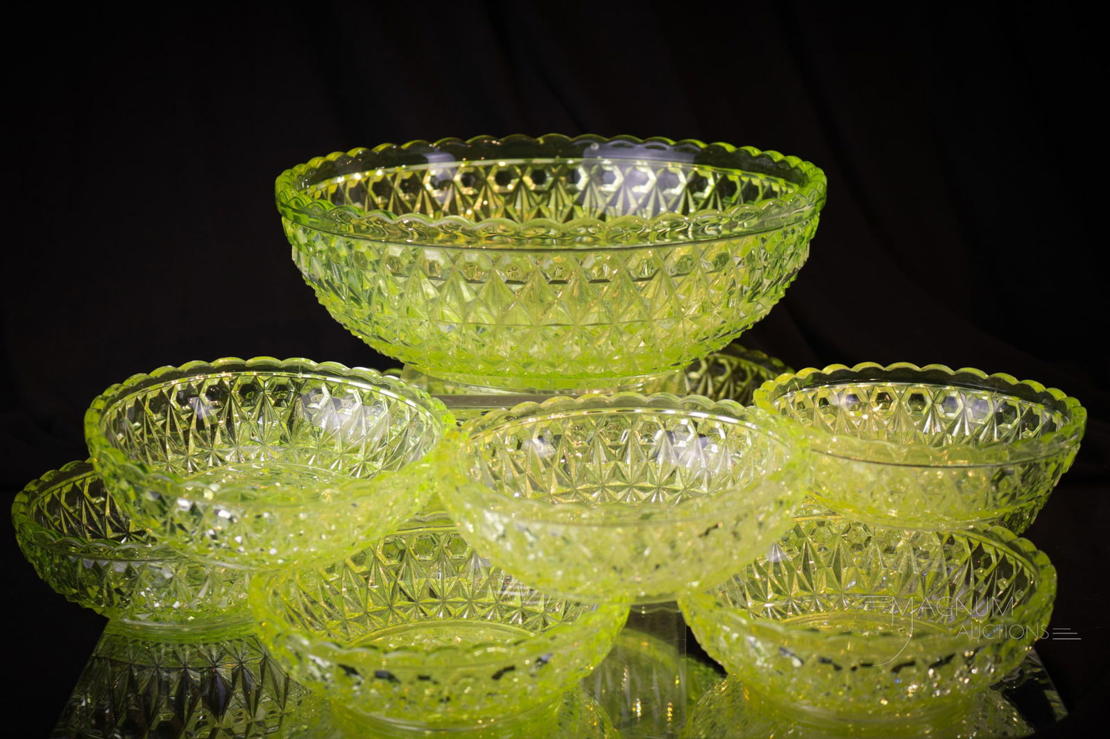 10 pc Lot Vaseline Central Glass Pressed Diamond Berry Set (1 of 7)