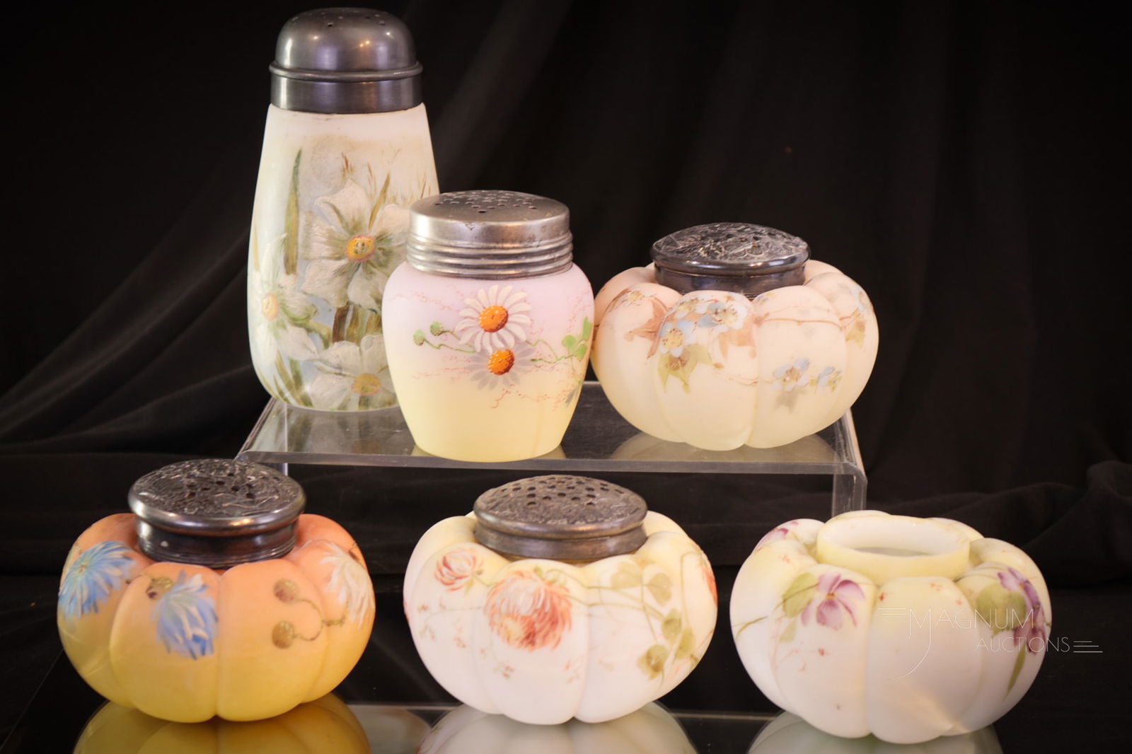 6 pc Lot Mt. Washington Glass Tomato & More Sugar Shakers (1 of 4)