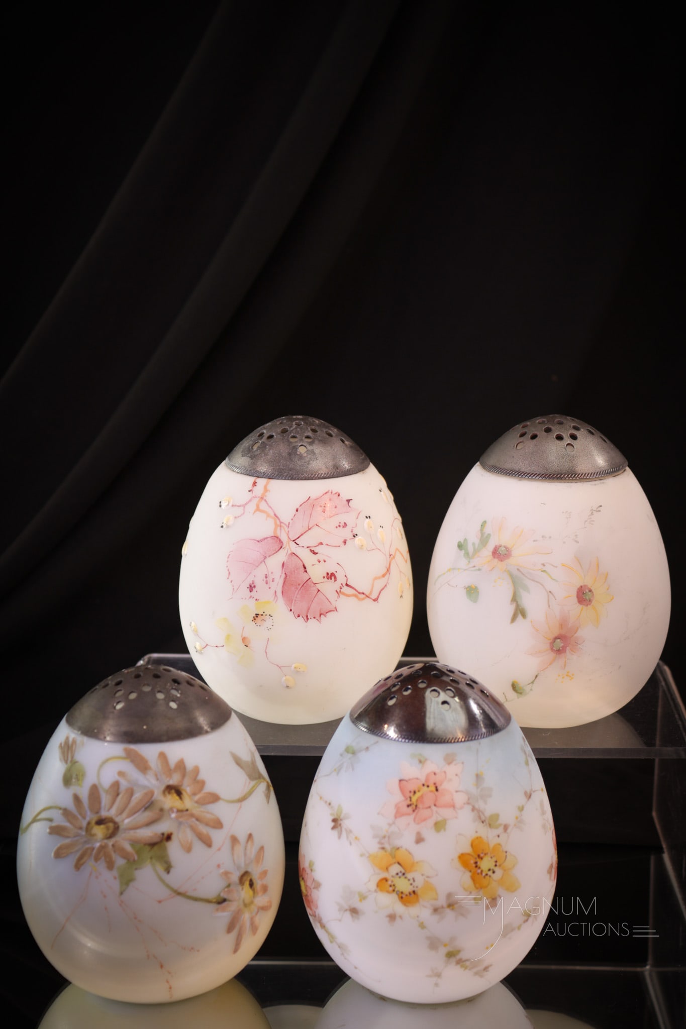 4 pc Lot Mt. Washington Victorian Glass Egg Sugar Shaker Muffineers (1 of 6)