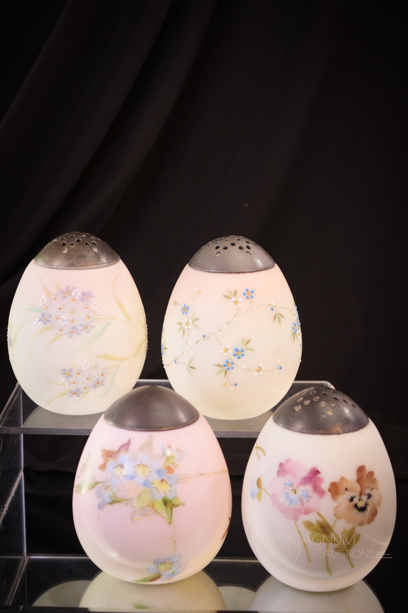 4 pc Lot Mt. Washington Victorian Glass Egg Sugar Shaker Muffineers (1 of 5)