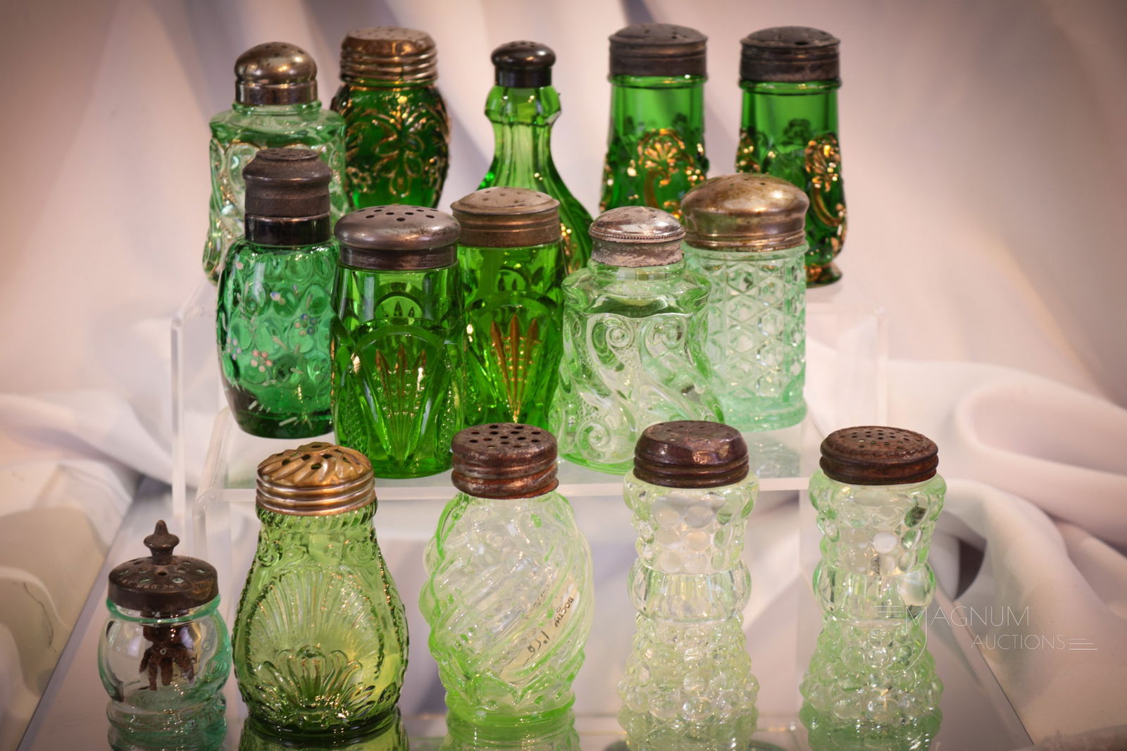 15 pc Lot Victorian Glass & More Green Salt Shakers (1 of 4)