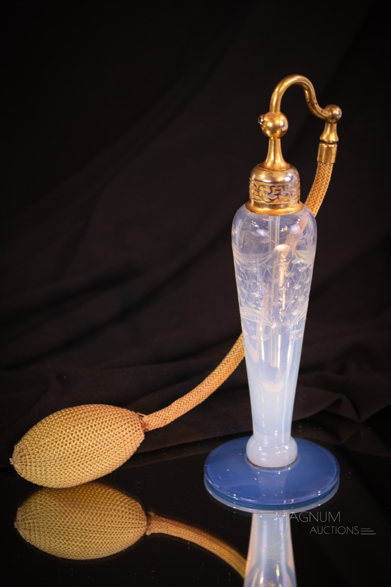 Fry Foval Glass Devilbiss Etched Perfume Atomizer (1 of 6)