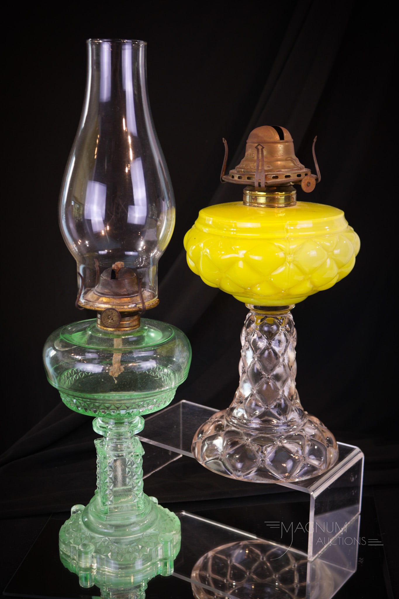 2 pc Lot Victorian Oil Lamps Consolidated Cased & Uranium Marine Green (1 of 10)