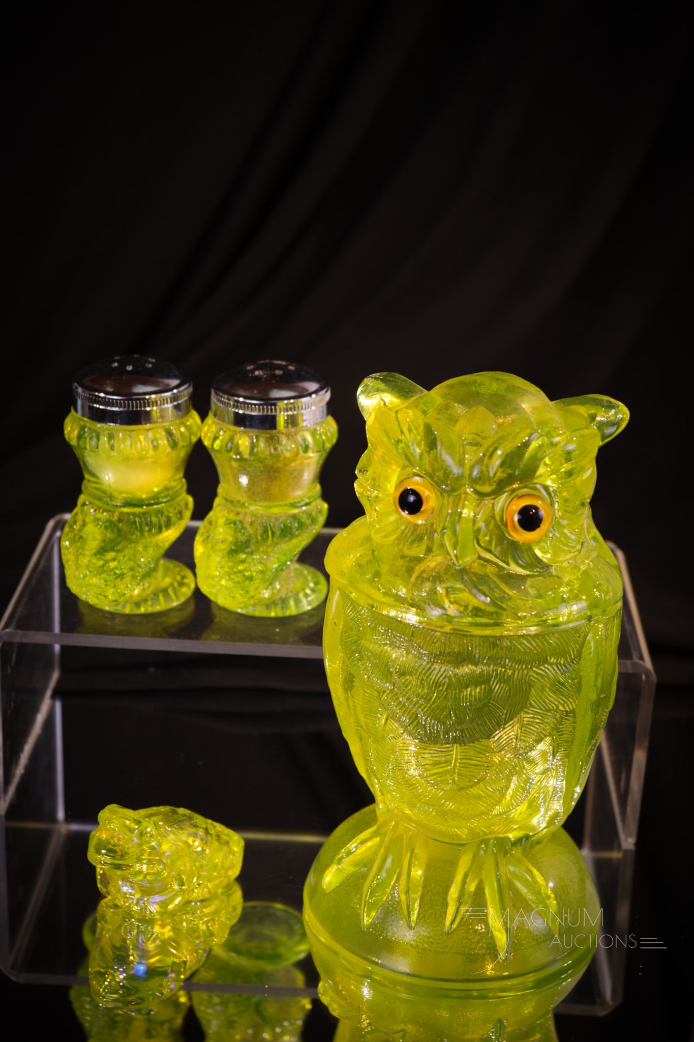 4 pc Lot Vaseline Glass Animal Form Pieces (1 of 11)