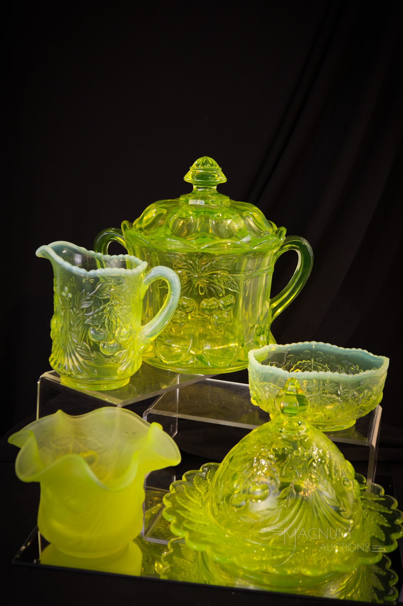 5 pc Vaseline Glass Lovers Lot (1 of 12)